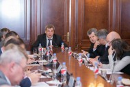 Игорь Слюняев провел совещание по вопросу реализации государственной политики в сфере строительства